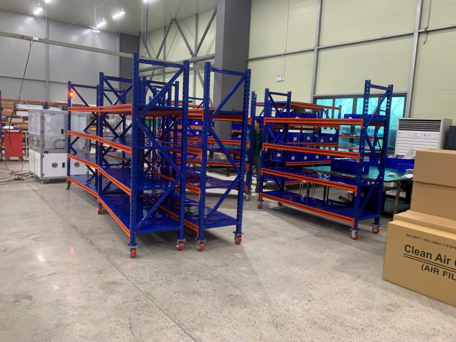 Kệ trung tải có bánh xe cho nhà máy